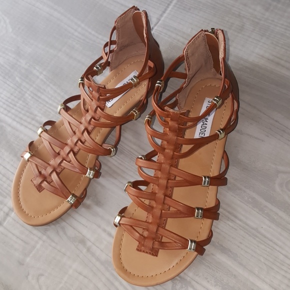 gladiator sandals size 6